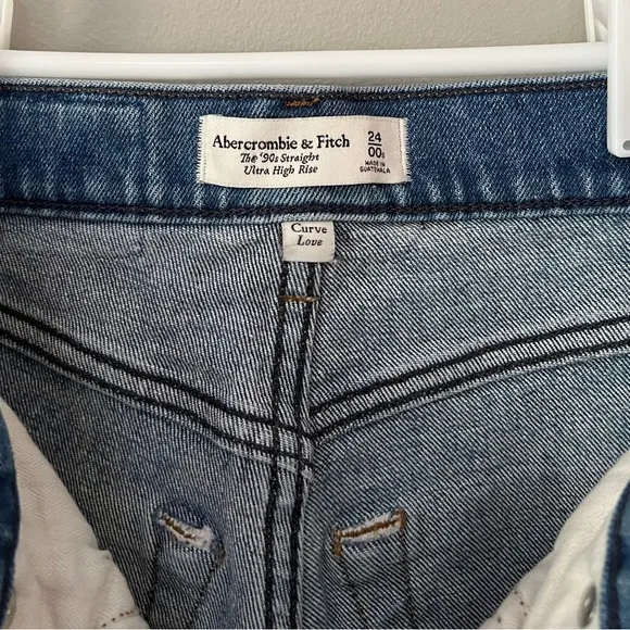 Abercrombie &amp; Fitch Curve Love The ‘90s Straight Ultra High Rise Cross Over Jean