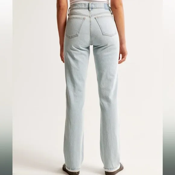 Abercrombie Mid Rise 90s Straight Jean