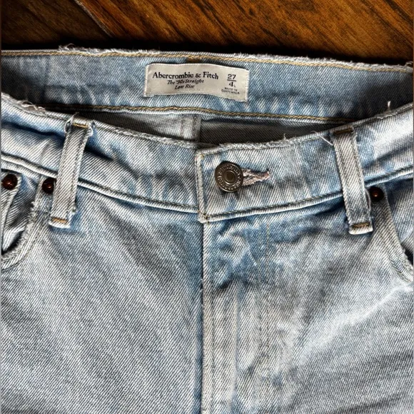 Abercrombie Mid Rise 90s Straight Jean