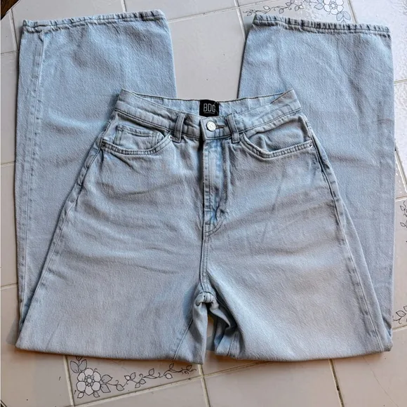 BDG Urban Outfitters High &amp; Wide Jeans - Size 26