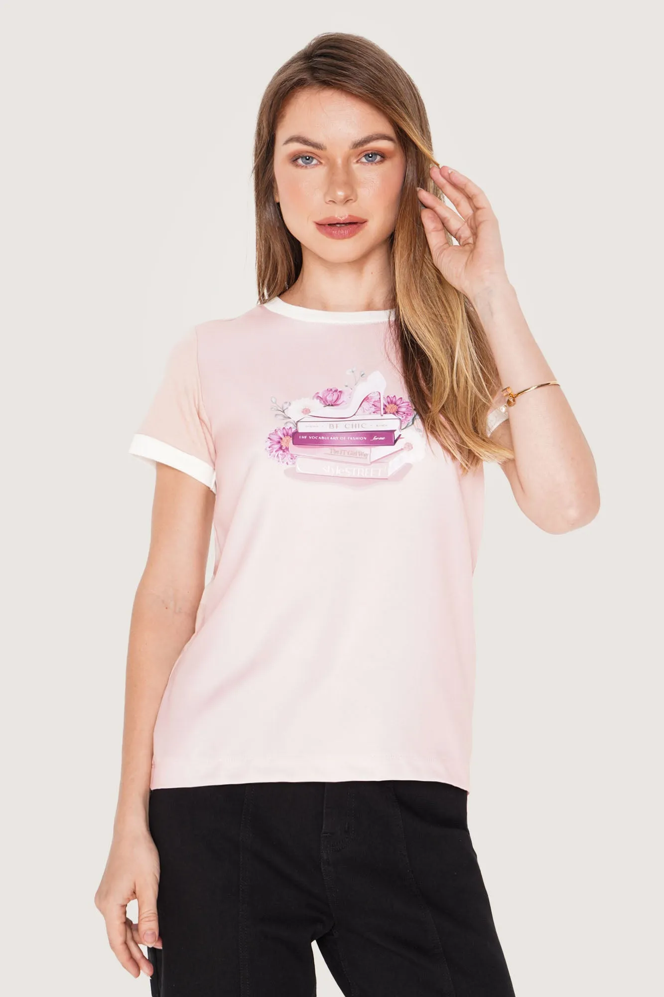 Be Chic Graphic Tee