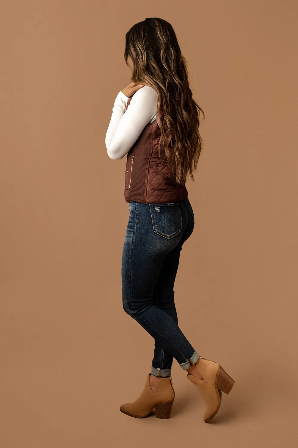 Between Us Quilted Vest (Black)