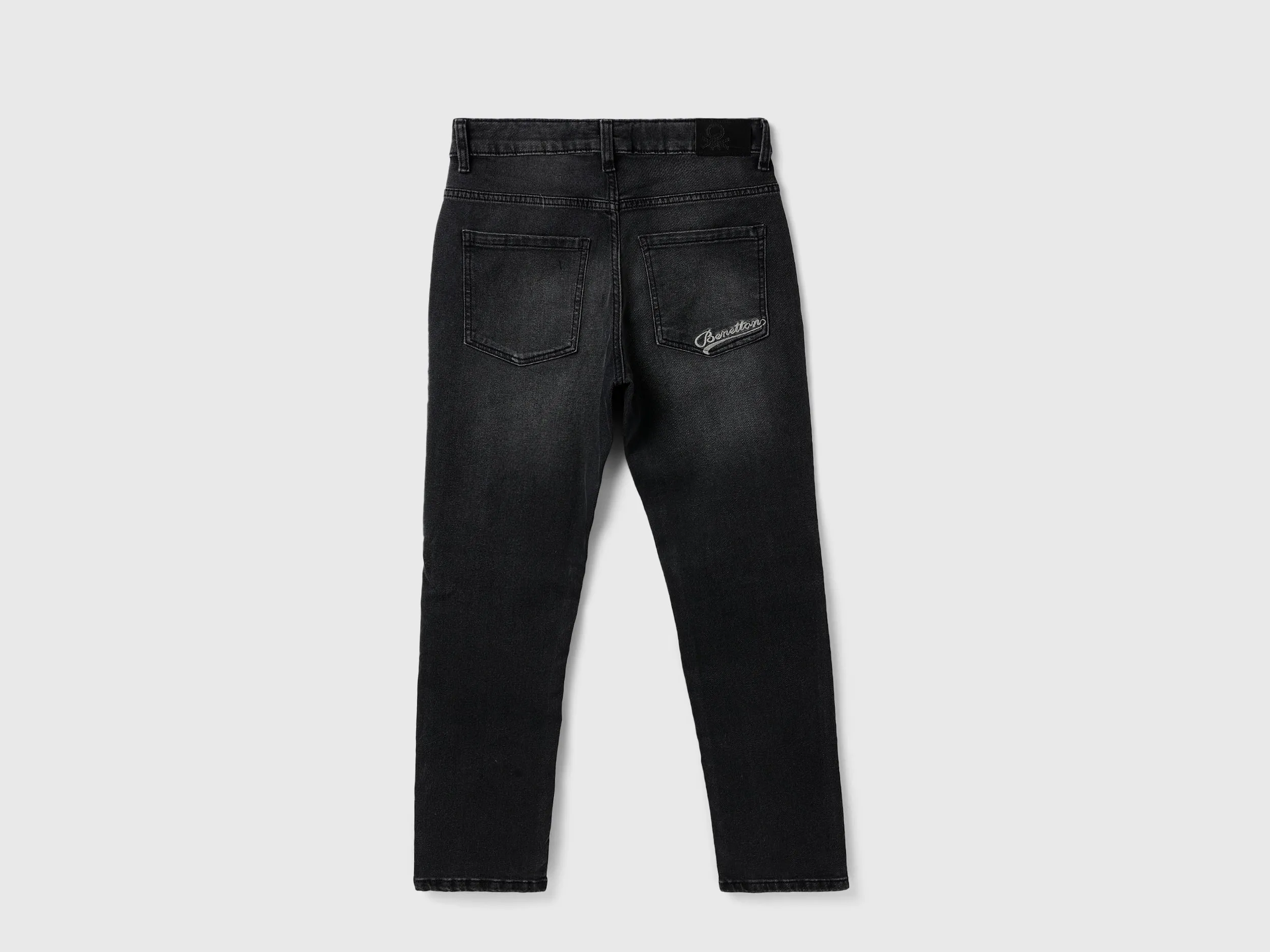 Boy's Straight Fit Medium Wash Woven Jeans