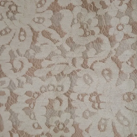 CARTONNIER Anthro Ivory Scalloped Lacework Short 4