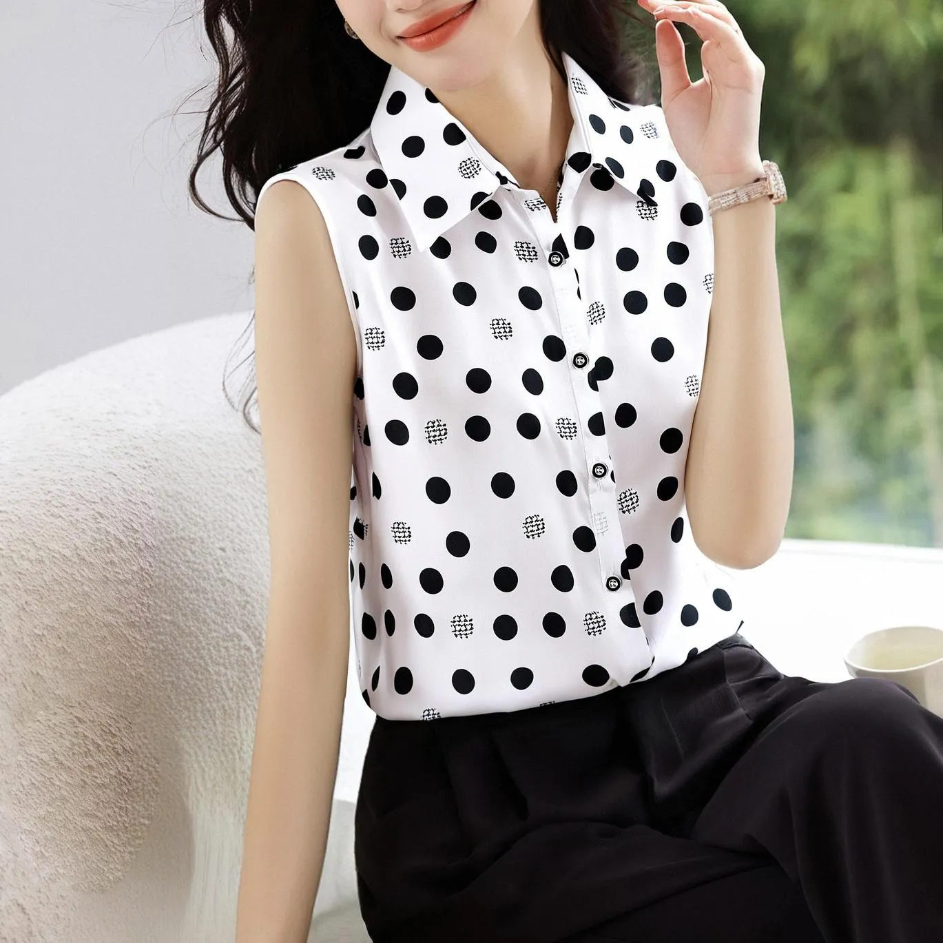 Chic Dobby Floral Print Sleeveless Relaxed-Fit Shirt