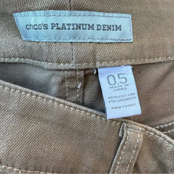 Chico’s REGULAR SLIM LEG GOLD PLATINUM METALLIC JEAN Size 0.5 (6-S)