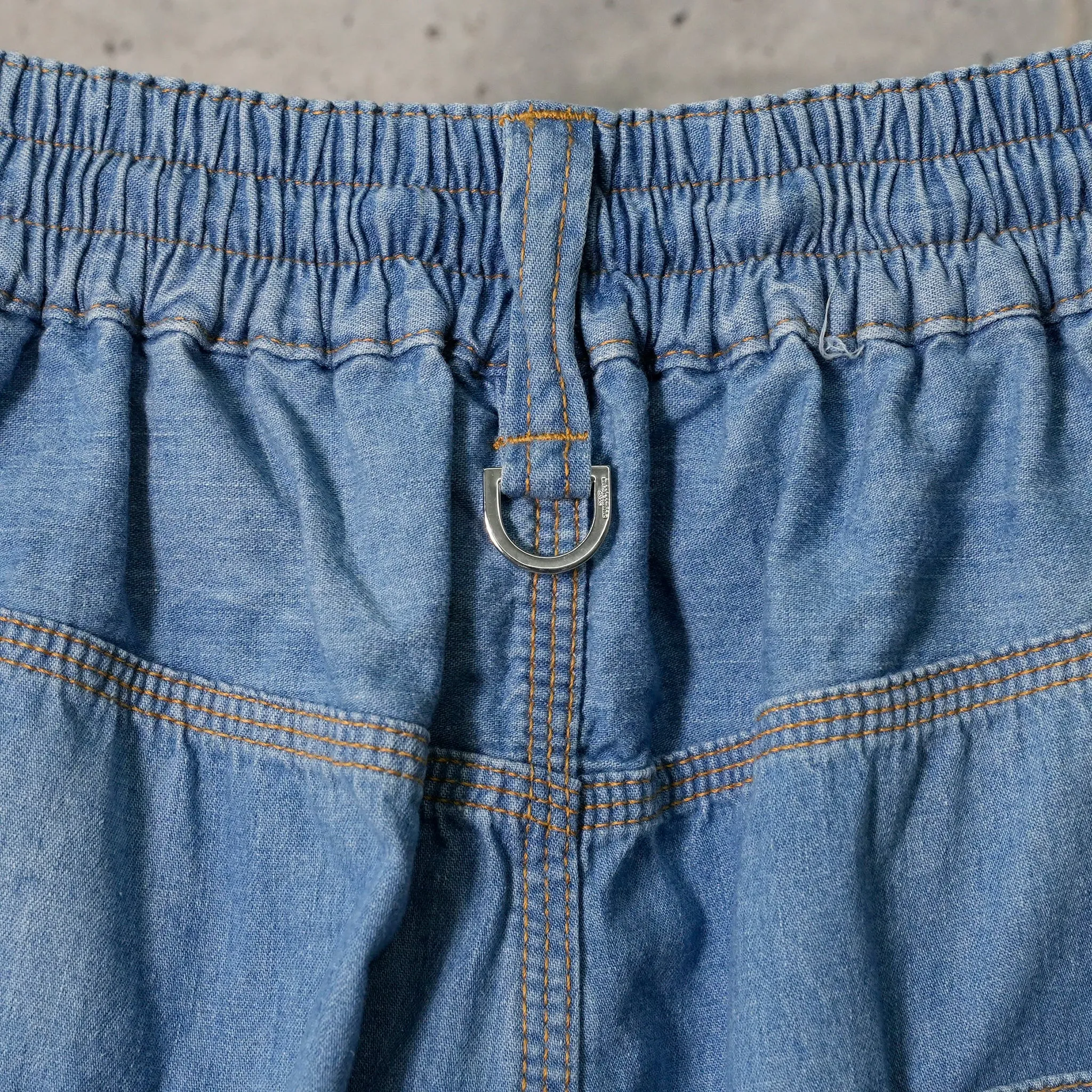 DISTRESSED EASY DENIM SHORTS (310) / 009:INDIGO