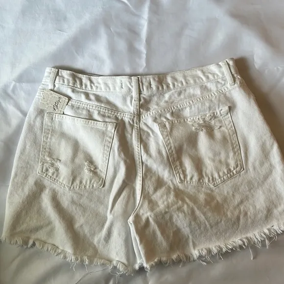 Free People 32 Shorts Maggie distressed frayed raw hem Optic White mid rise NWT