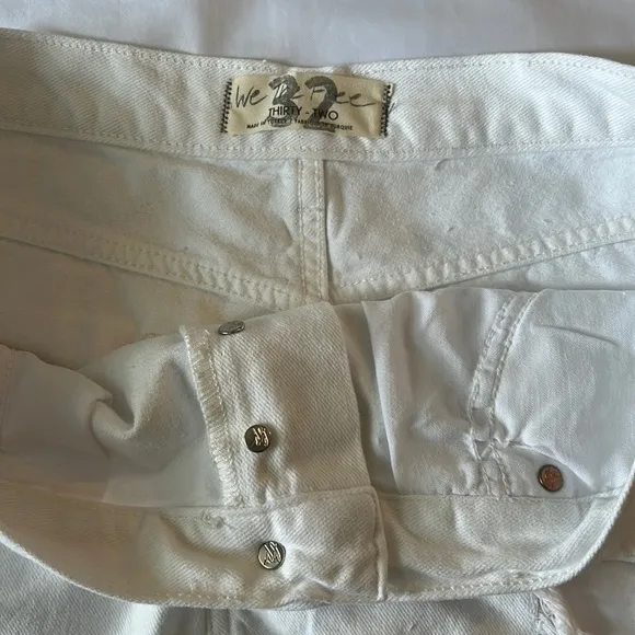 Free People 32 Shorts Maggie distressed frayed raw hem Optic White mid rise NWT