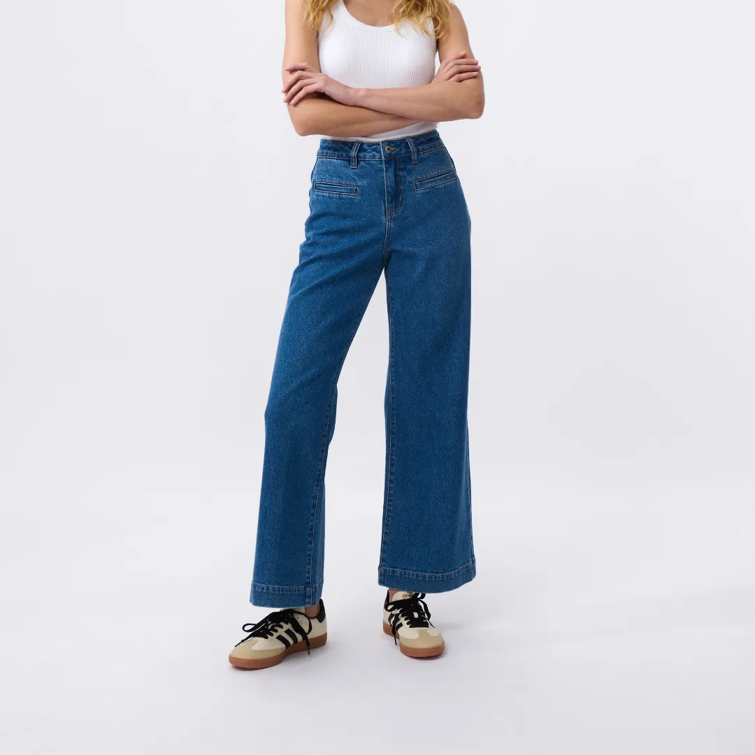 Freya Jean / 90's Blue
