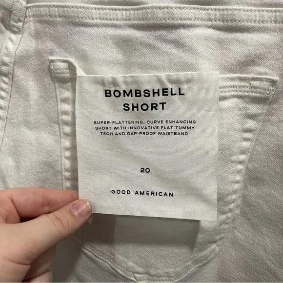 Good American Raw Fringe Hem Bombshell Denim Shorts in White Size 20