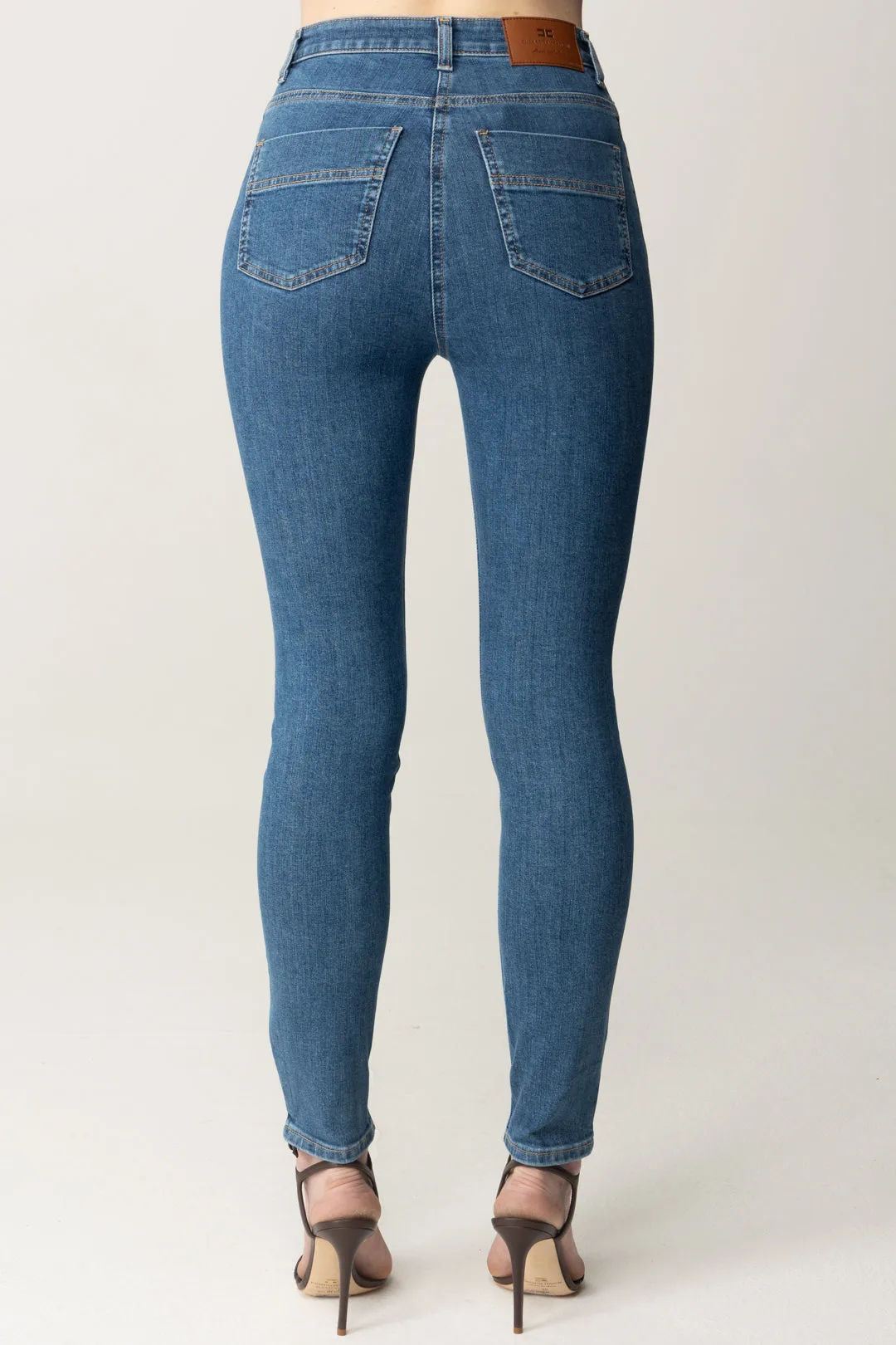 Jeans Skinny con Charm Logo