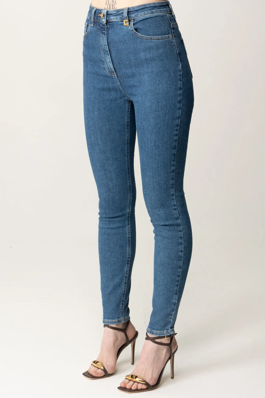 Jeans Skinny con Charm Logo