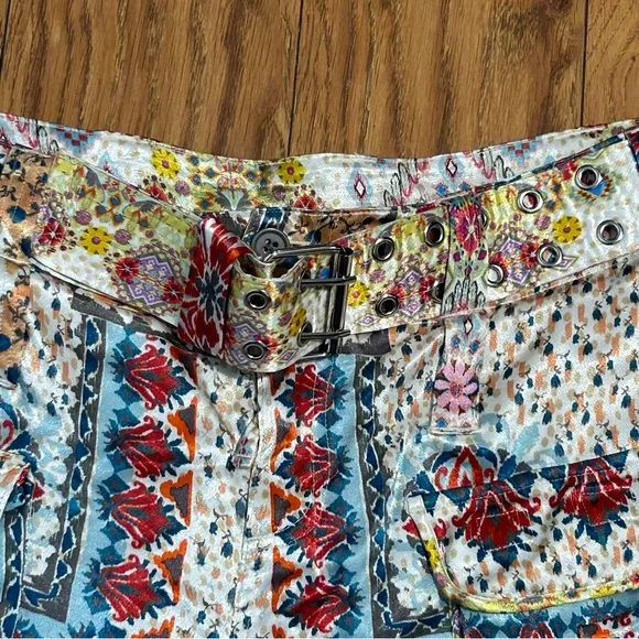Johnny Was Silky-Feel Floral Patterned Belted Shorts Style P81019-4 | size 8