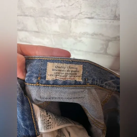 Levi's Premium Denim Mom Dad Jeans Button Front Closure Light Wash Straight