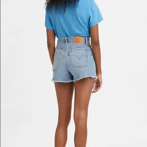 Levi's® PremiumRIBCAGE Denim Distressed  SHORTS 27
