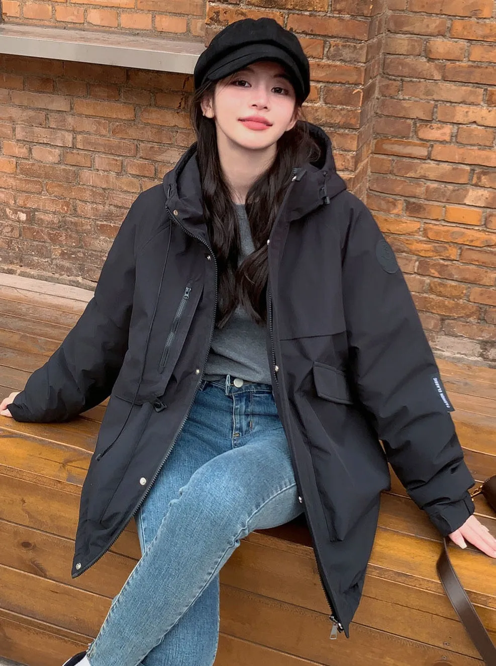 Lightweight and Breathable Outdoor Hooded Puffer Jacket for Women