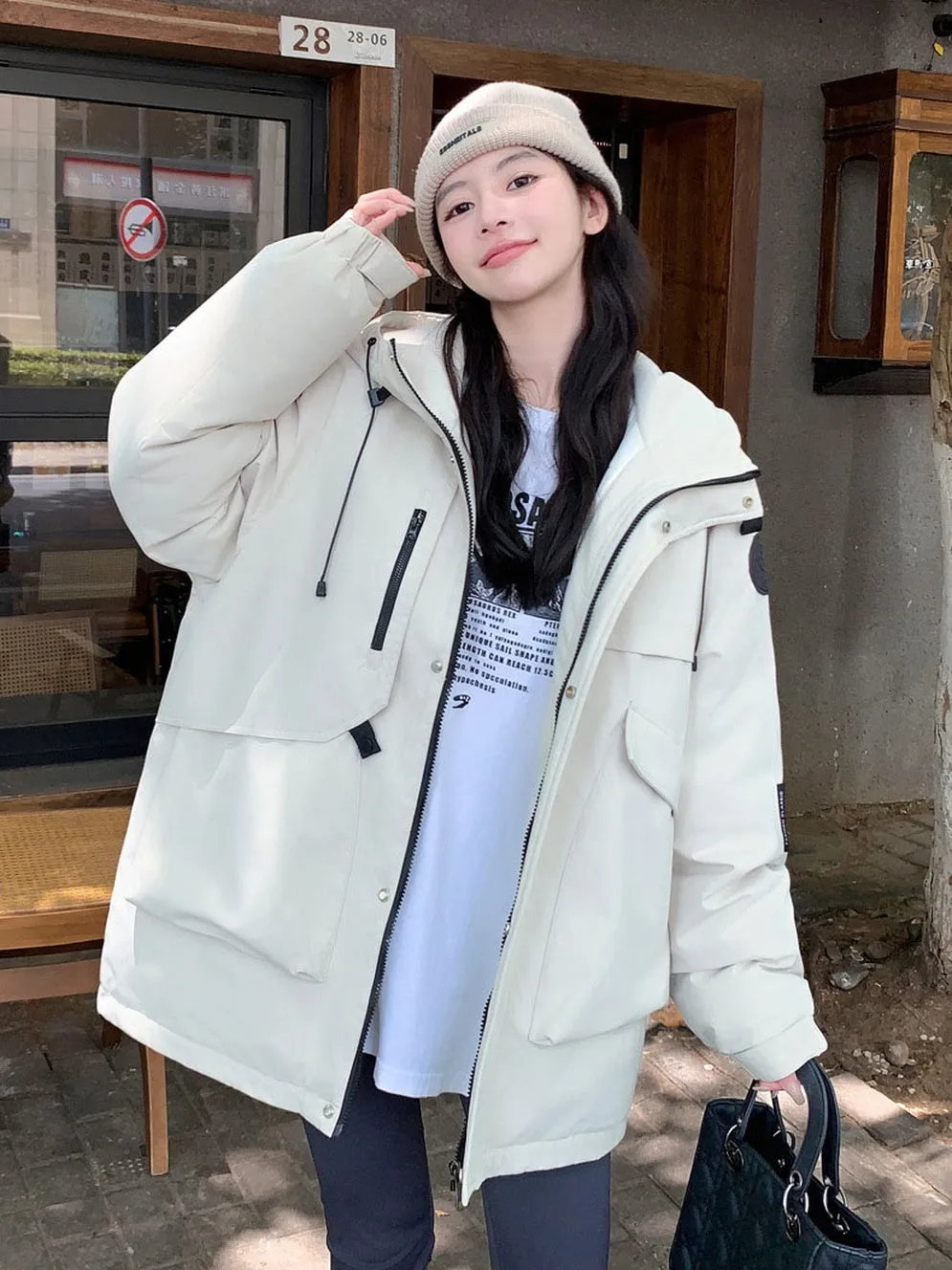 Lightweight and Breathable Outdoor Hooded Puffer Jacket for Women