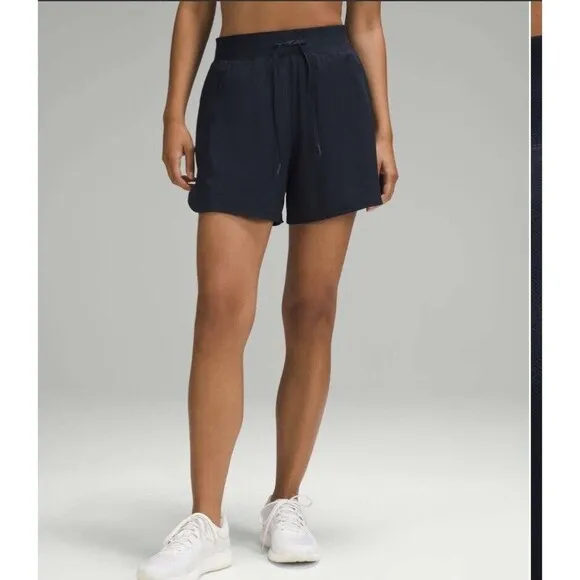 Lululemon 2024 License to Train High Rise Shorts 4&quot; Size 6 True Navy