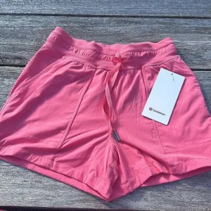 Lululemon Dance Studio High-Rise Short 3.5&quot; Sakura pink size 4 NWT