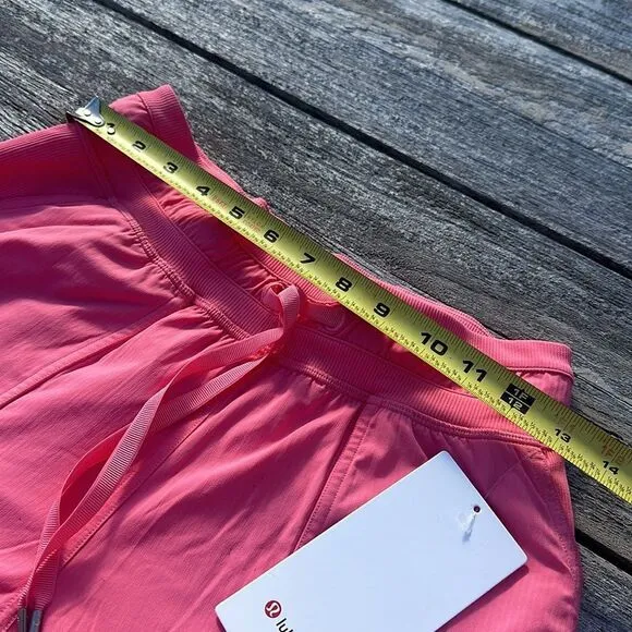 Lululemon Dance Studio High-Rise Short 3.5&quot; Sakura pink size 4 NWT