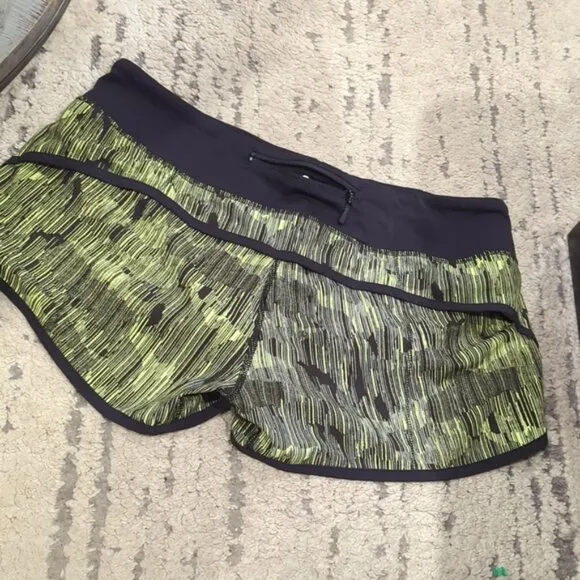 Lululemon Speed Short (2 1/2&quot;)Down Pour Lime Light / Black