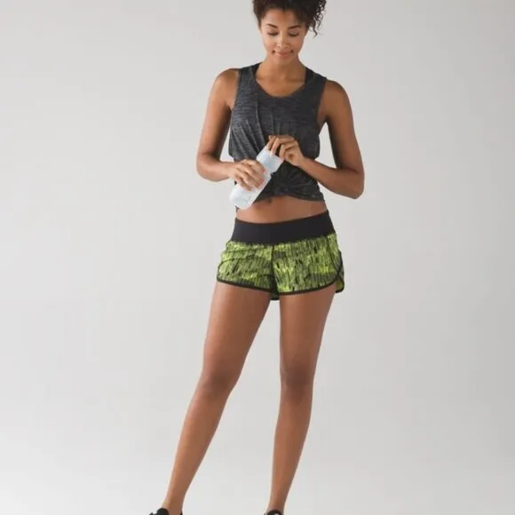 Lululemon Speed Short (2 1/2&quot;)Down Pour Lime Light / Black
