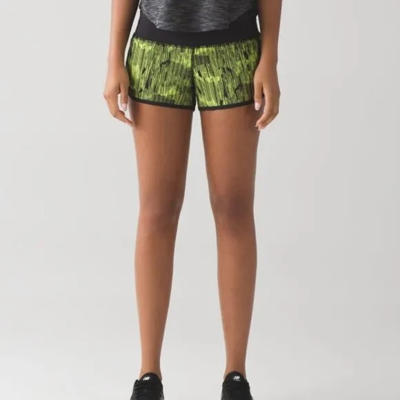 Lululemon Speed Short (2 1/2&quot;)Down Pour Lime Light / Black