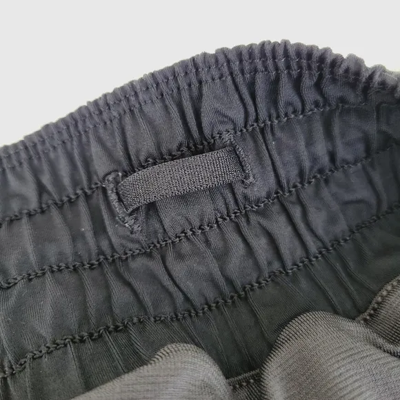 Lululemon Tracker Short II 2-way Stretch Black Size 8