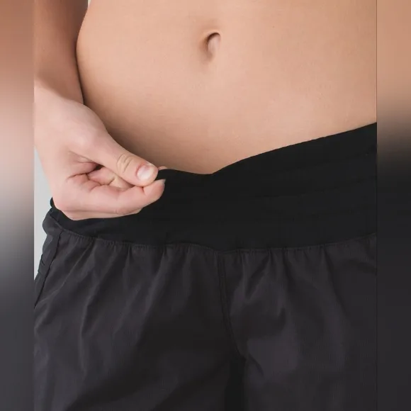 Lululemon Tracker Short II 2-way Stretch Black Size 8