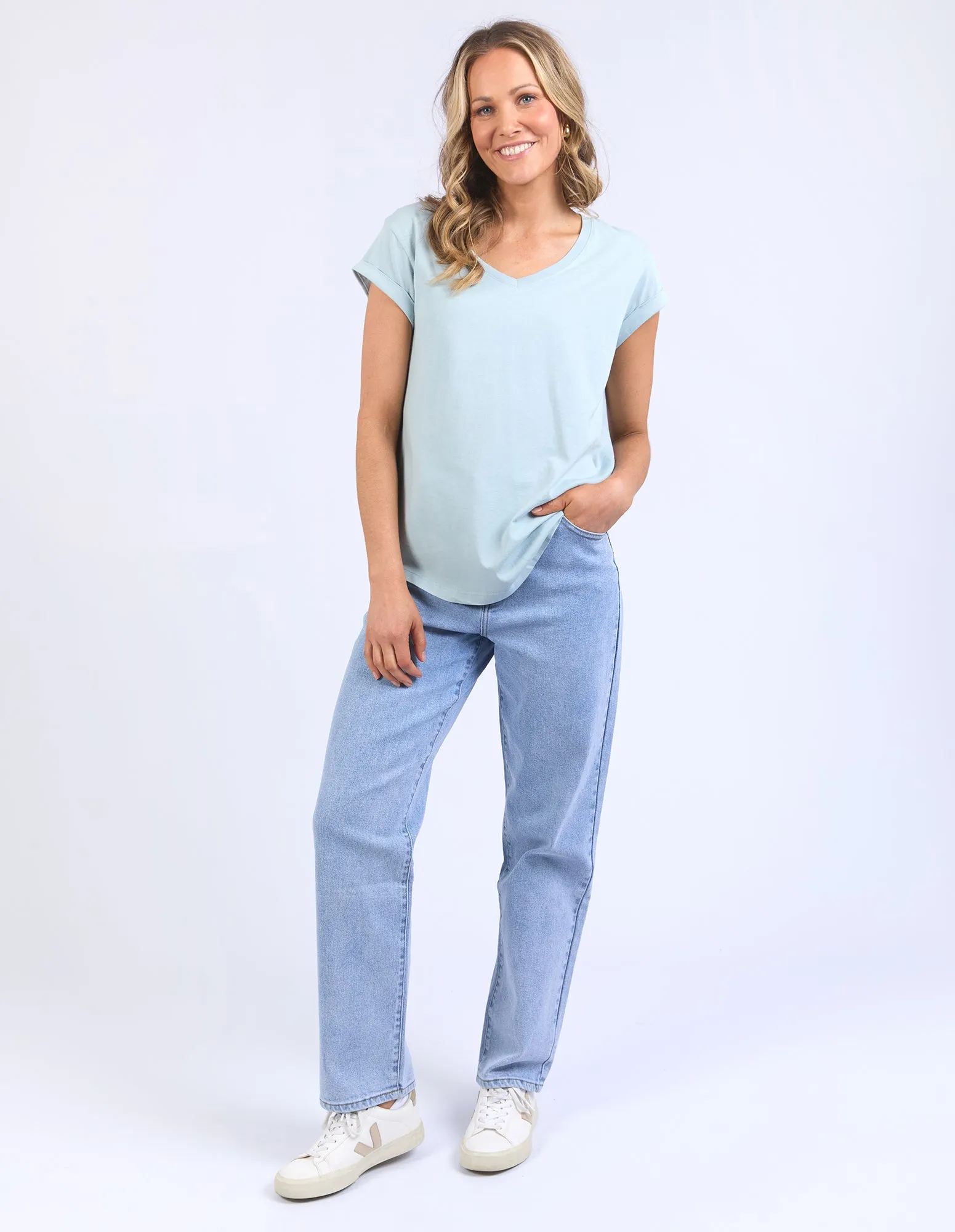 MANLY VEE TEE || LIGHT BLUE