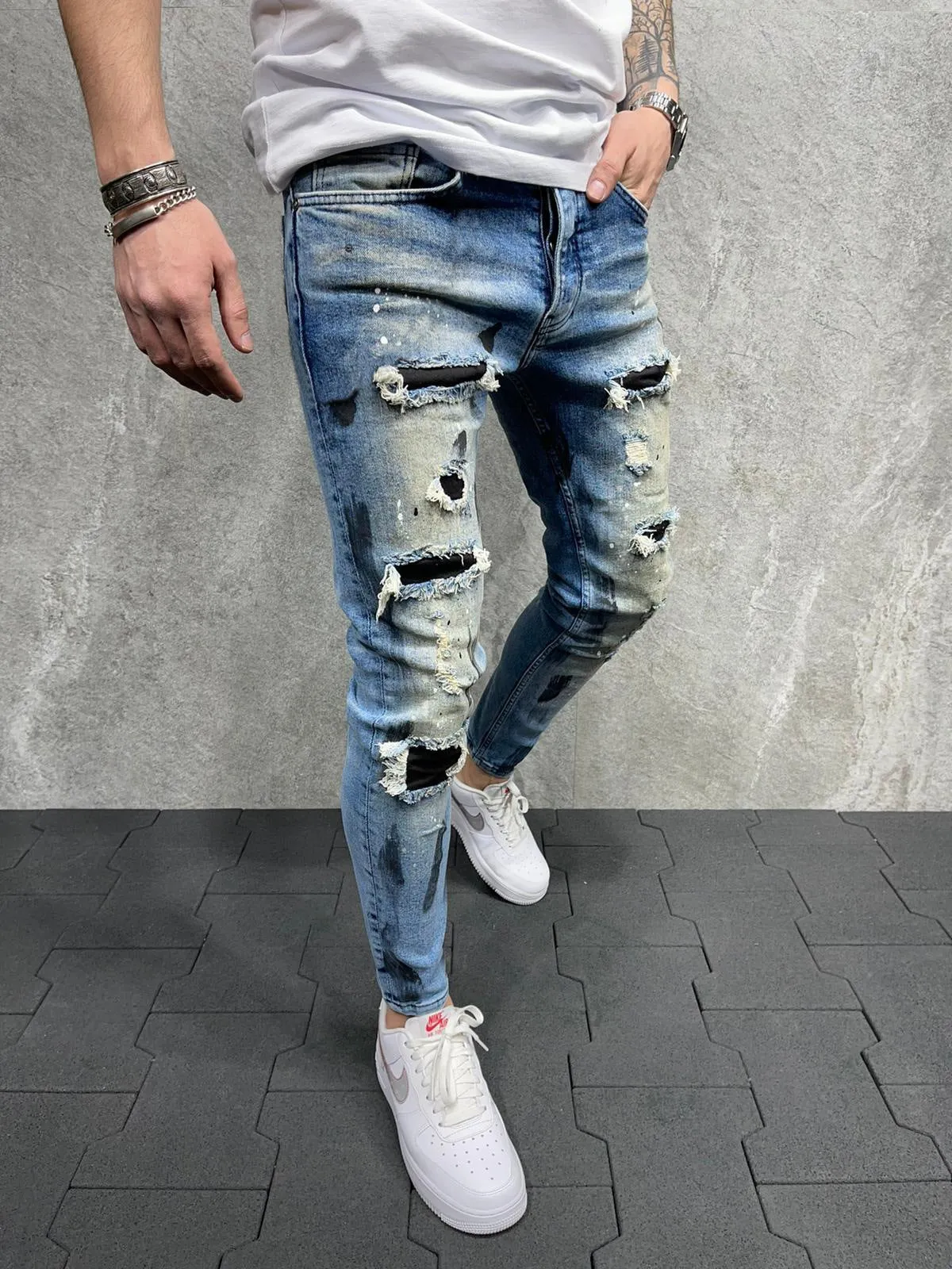 Men's Versatile Casual Slim Ripped Jeans