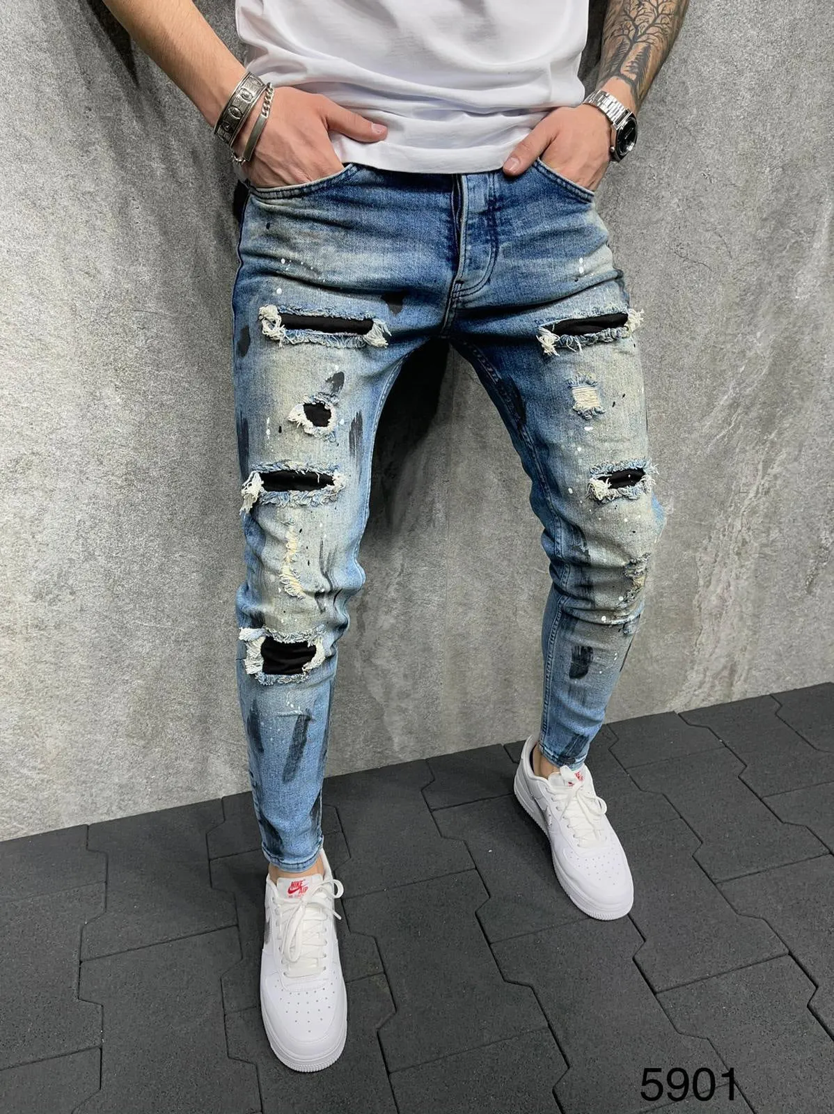 Men's Versatile Casual Slim Ripped Jeans