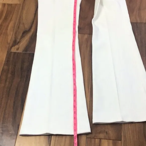 MiH Jeans, The Marrakesh, Mid Rise, Kick Flare Hippie Jeans White Size 26