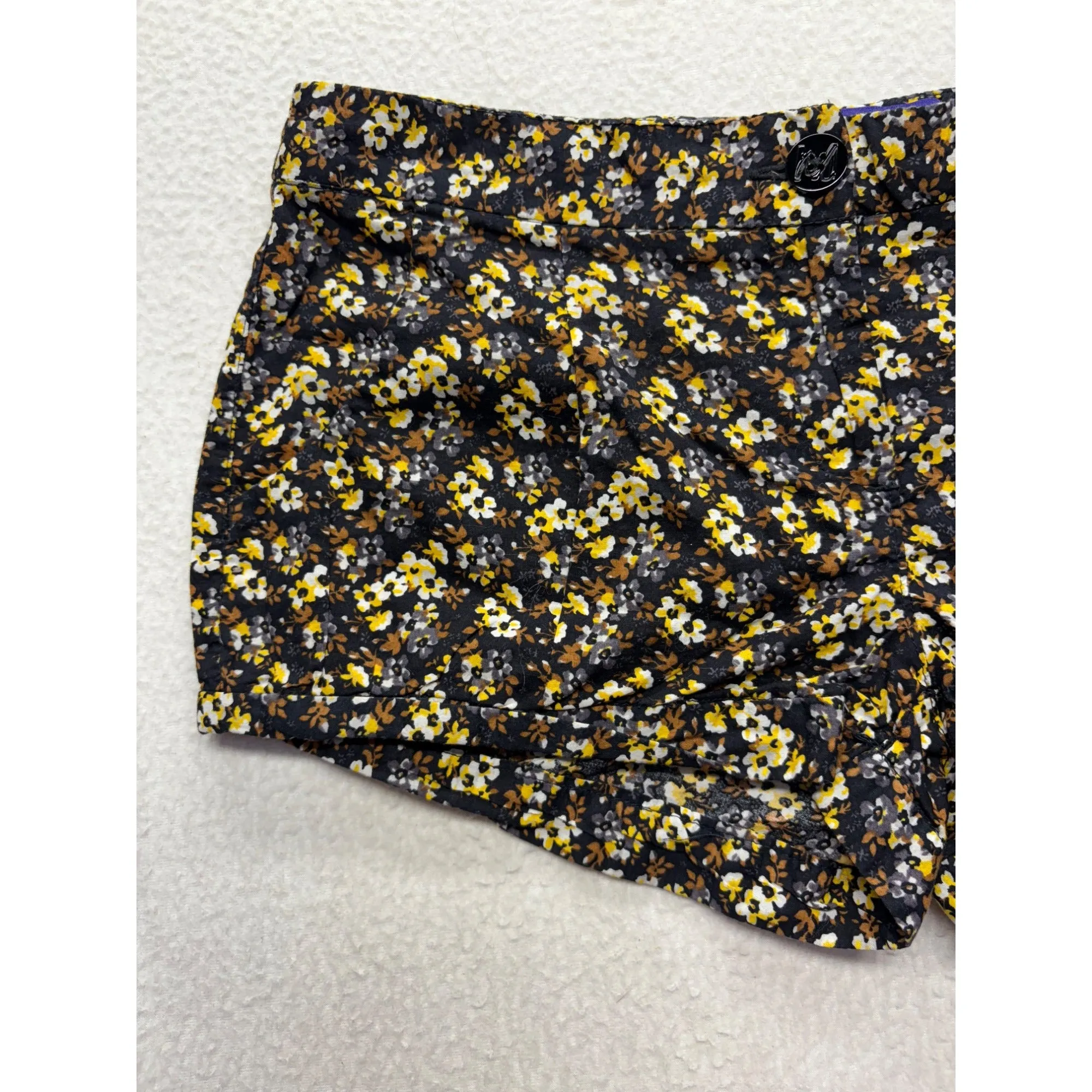 Miley Cyrus & Max Azria Floral Print Y2K shorts #7570