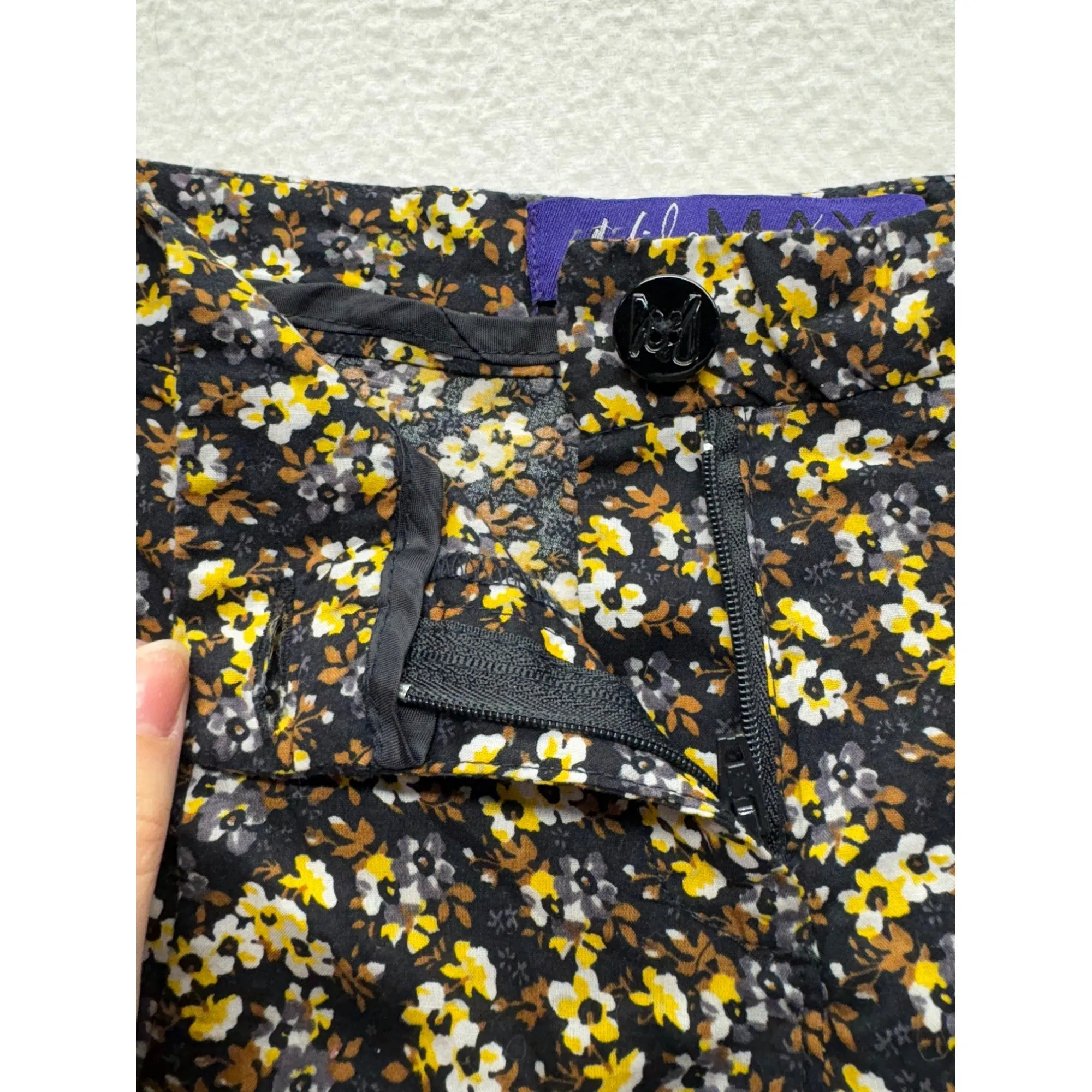 Miley Cyrus & Max Azria Floral Print Y2K shorts #7570
