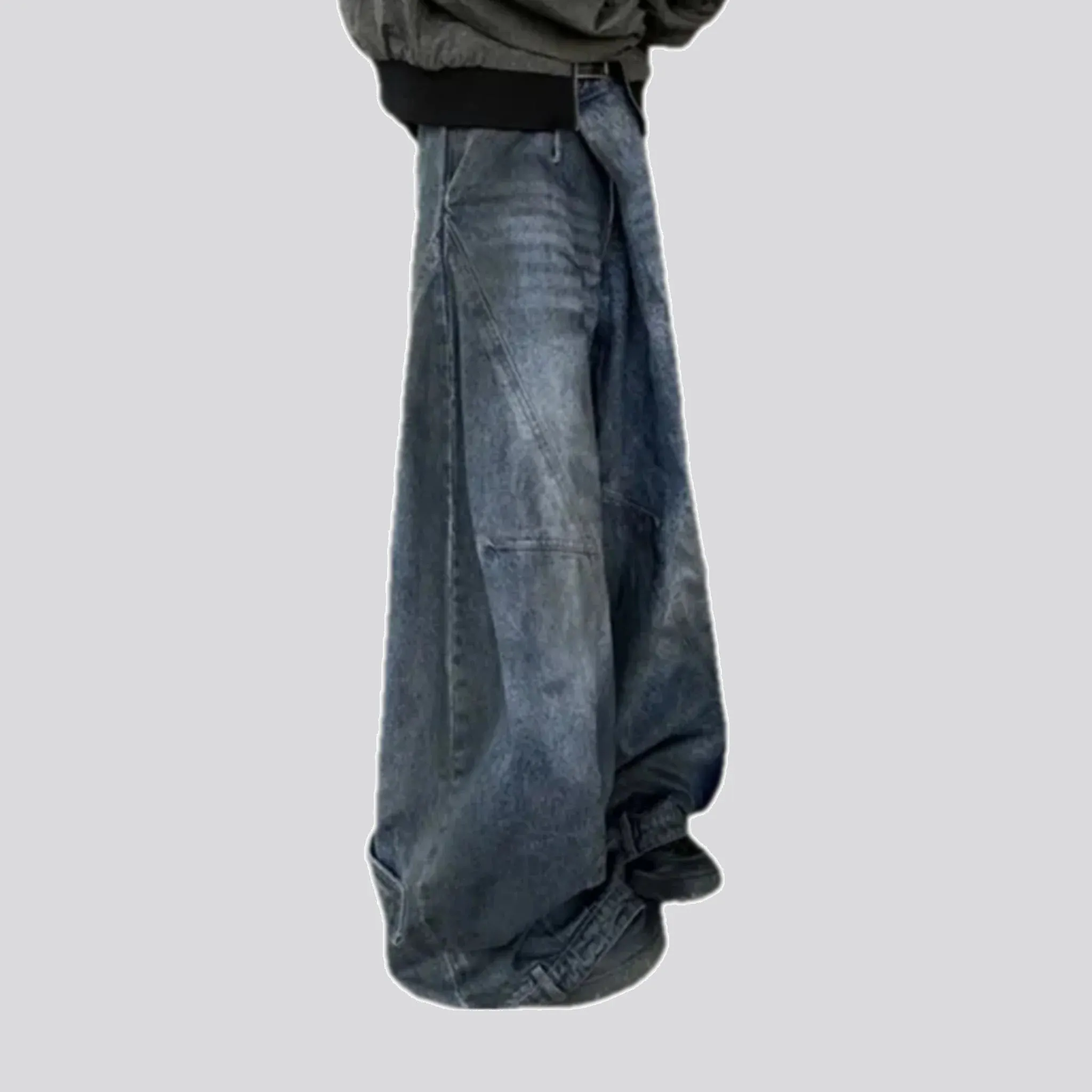 Multi-layered mid rise 90s men's jeans