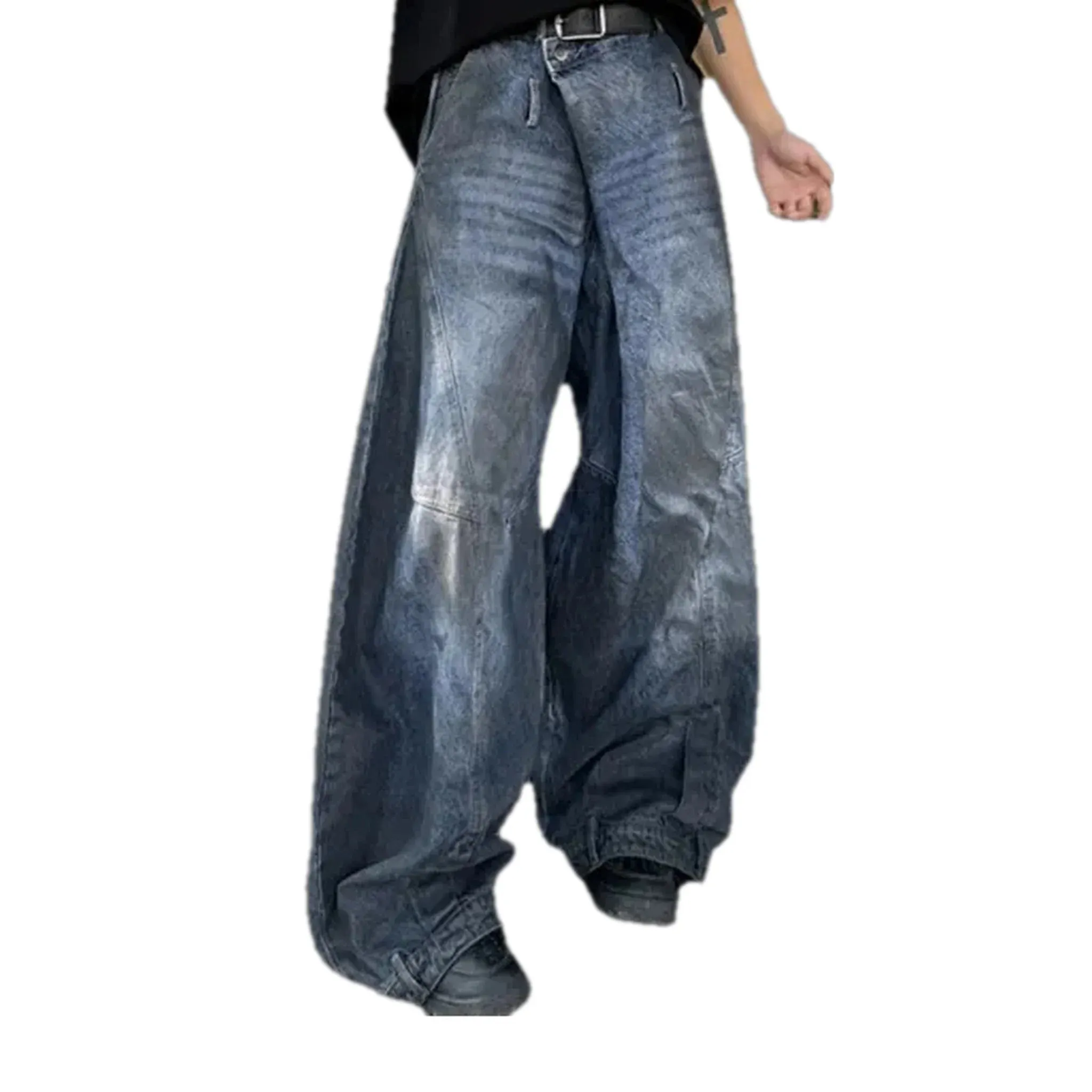 Multi-layered mid rise 90s men's jeans