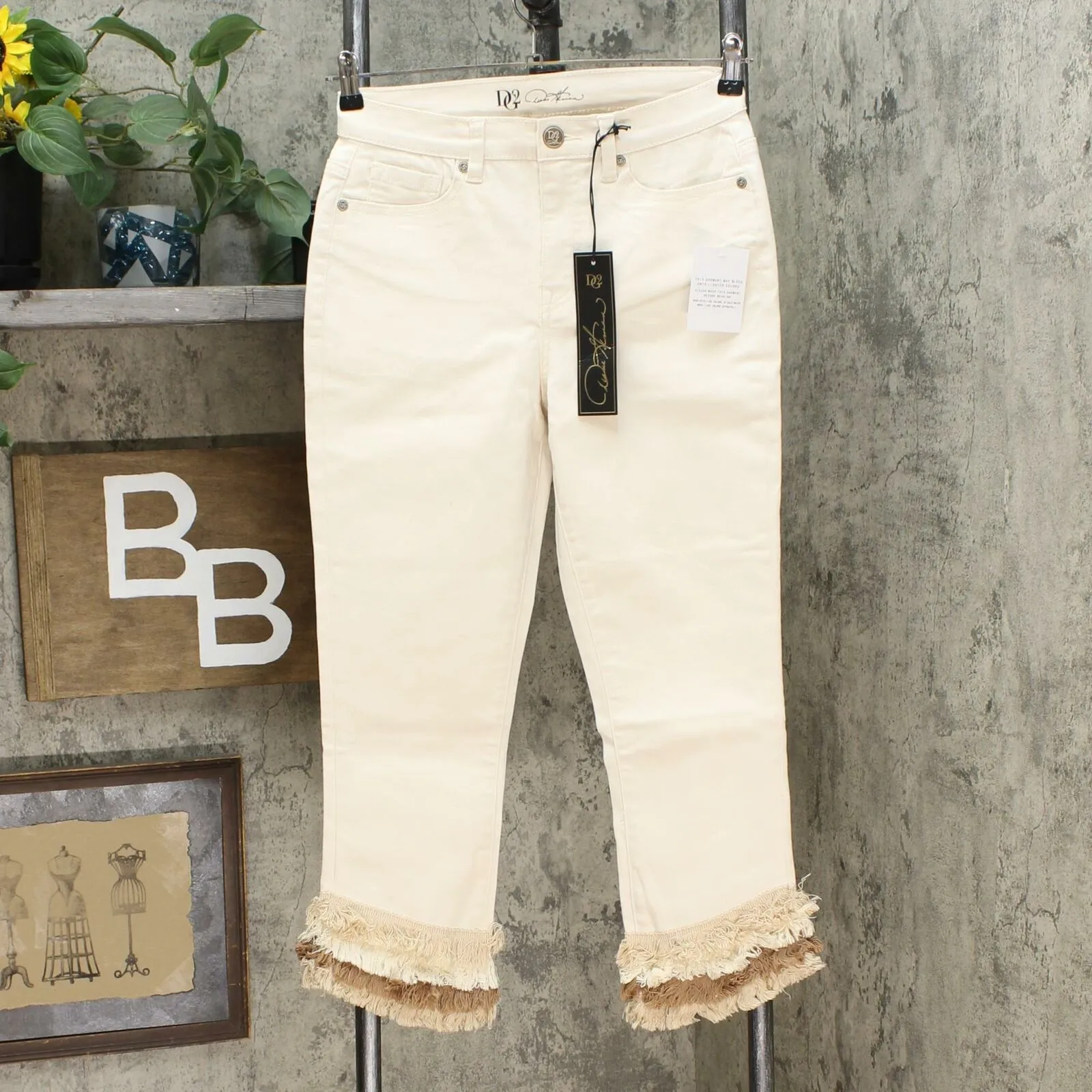 NWT DG2 By Diane Gilman Womens Virtual Stretch Layered Crop Jean. 705384 8