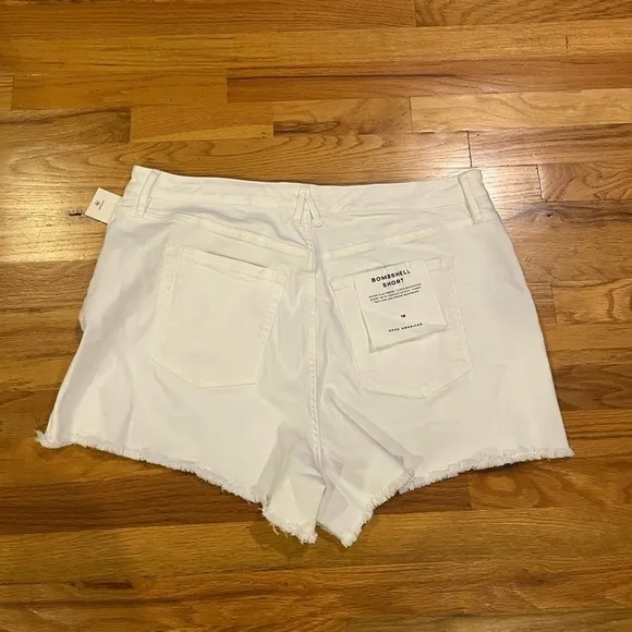 NWT GOOD AMERICAN Bombshell Shorts White 18