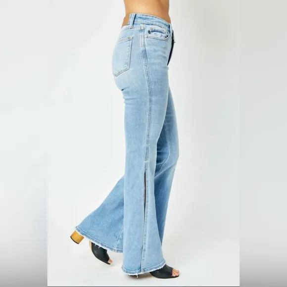 NWT Judy Blue Mid Rise Peek-a-Boo Slit Flare Jeans