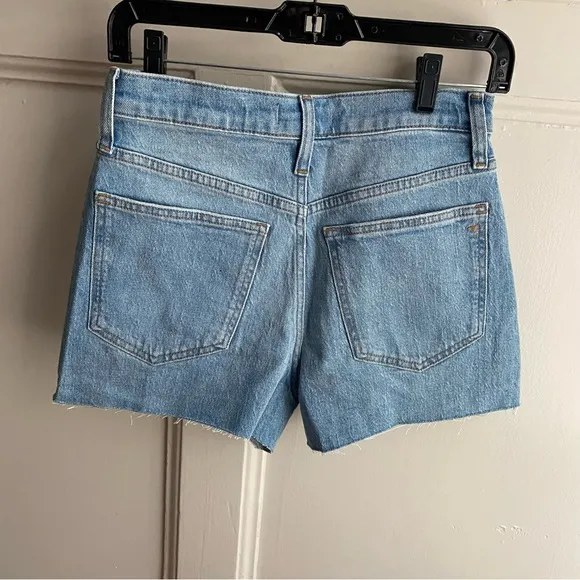 [NWT] Madewell Distressed The Perfect Jean Short in Light Wash