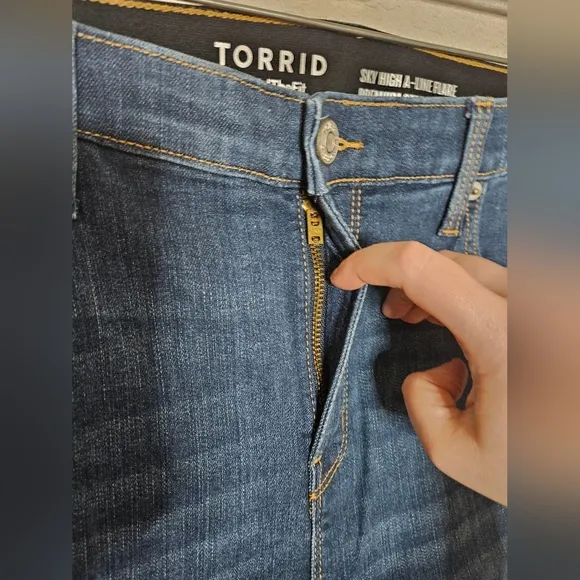 NWT Torrid Sky High Flare Premium Stretch High-Rise Jean In Madrid Size 14R