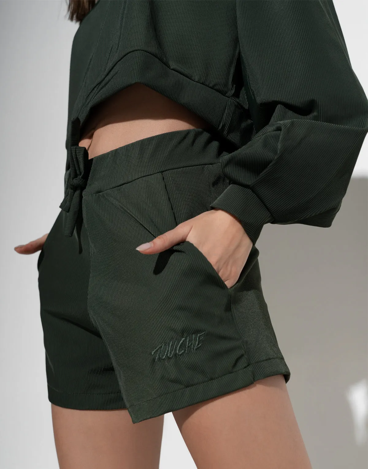 OLIVE LUX SHORT