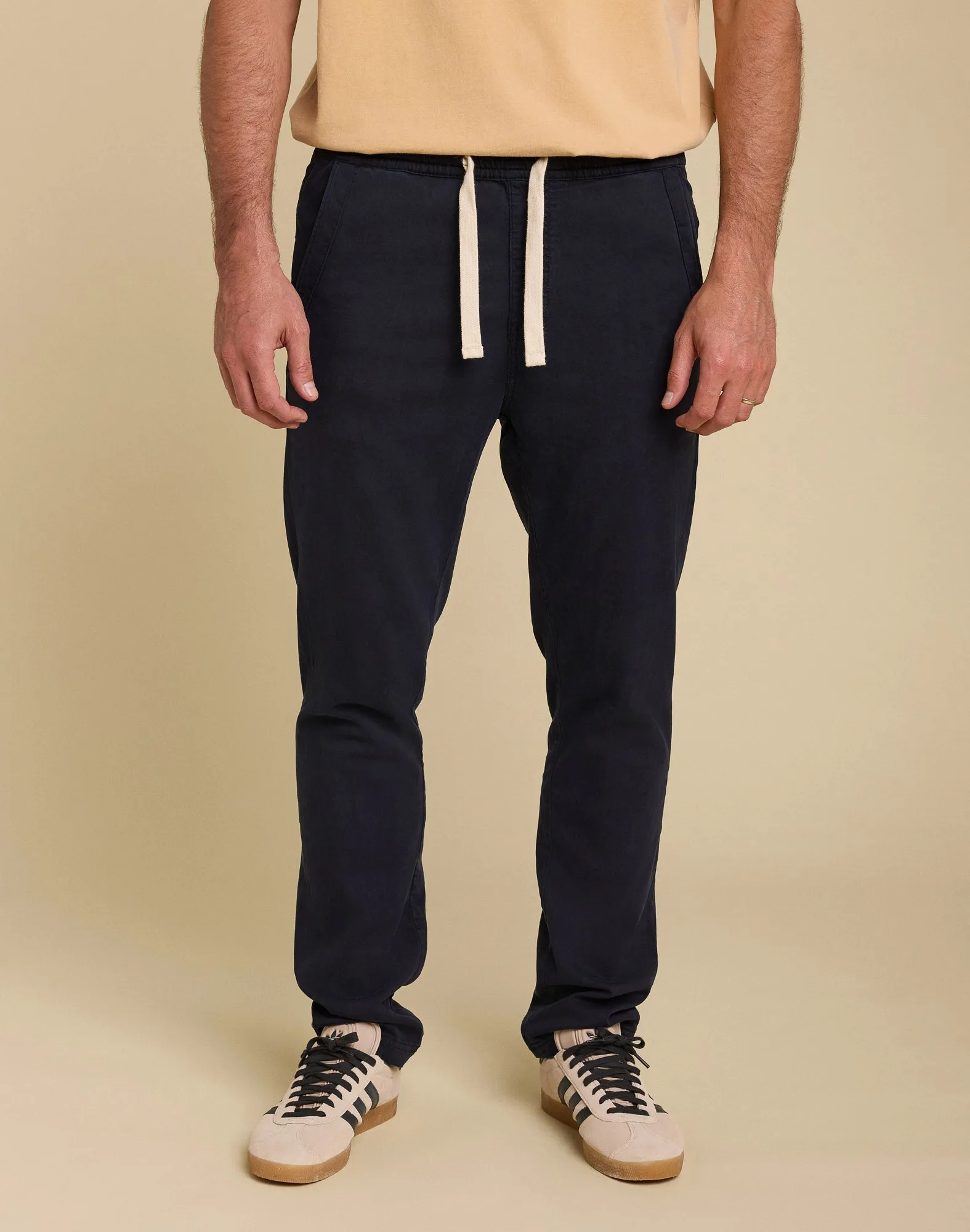 Pull-in Dening Beach Uzi