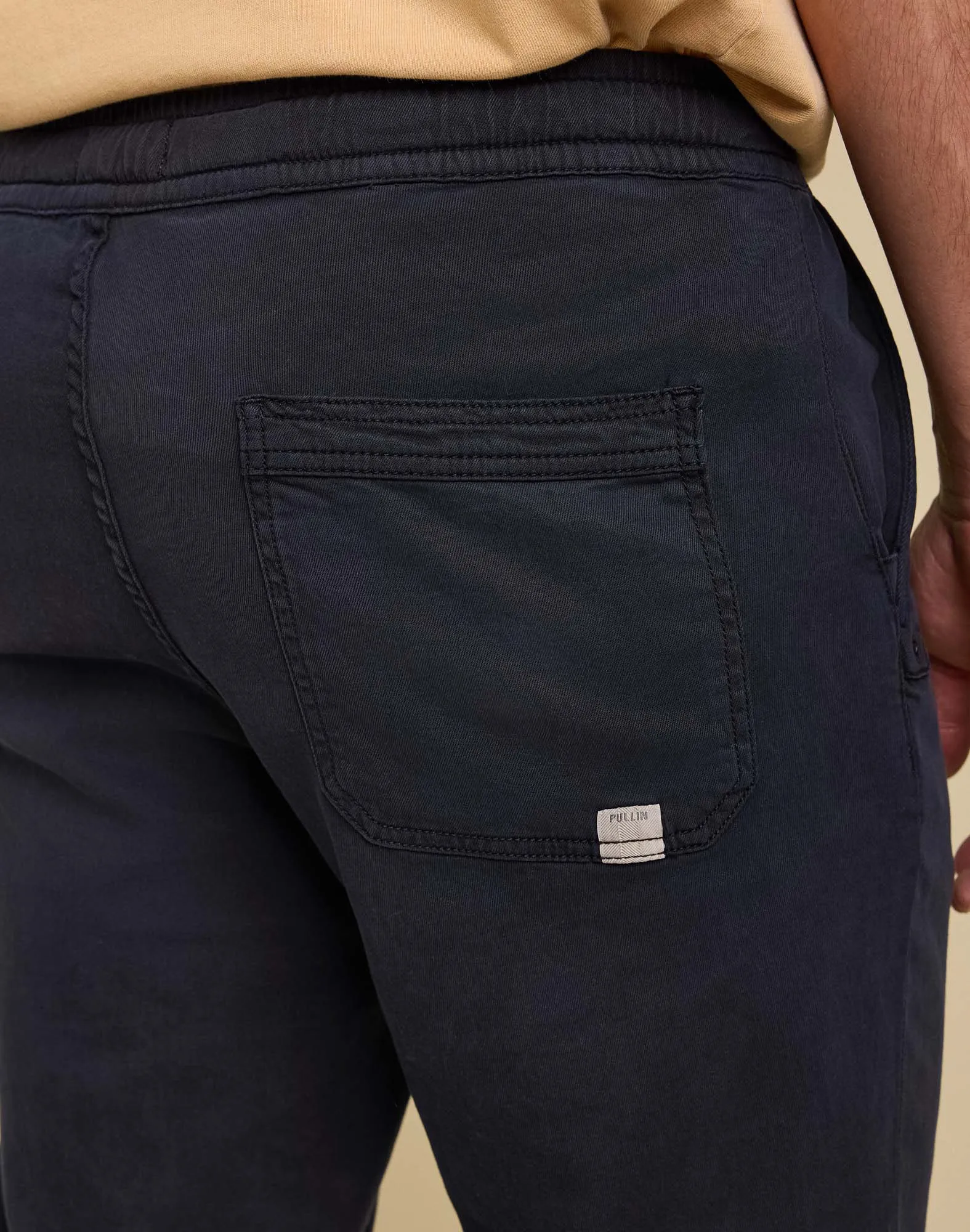 Pull-in Dening Beach Uzi