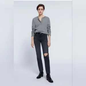 Re/Done 70's Straight High Rise Worn Black With Rip Size 26 NWT