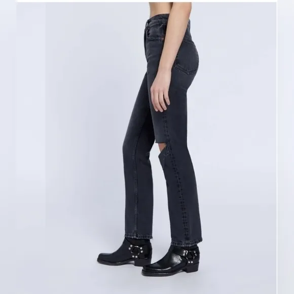 Re/Done 70's Straight High Rise Worn Black With Rip Size 26 NWT