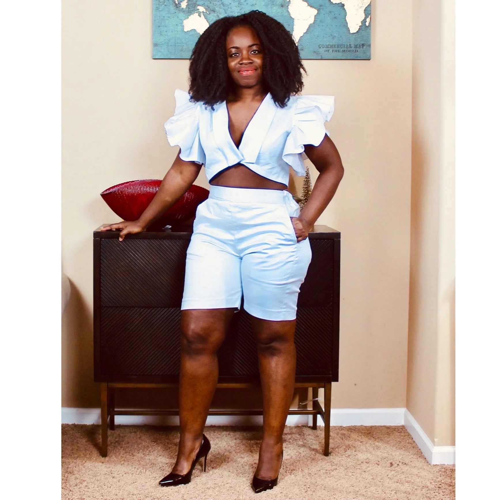 Show ur stomach set ( shorts/crop top)