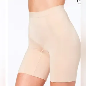 Spanx OnCore Mid-Thigh Short Size Large NWOT